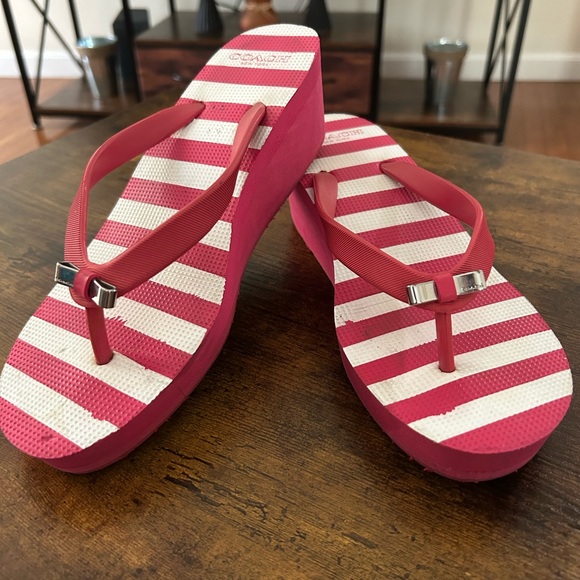 EUC! Coach Pink and White Nautical Sandals Sz 7 Flip Flops - Picture 1 of 7